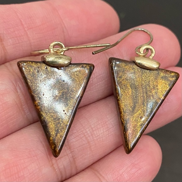 Vintage Brown Shimmer Resin Inverted Triangle Drop Earrings - Picture 5 of 12